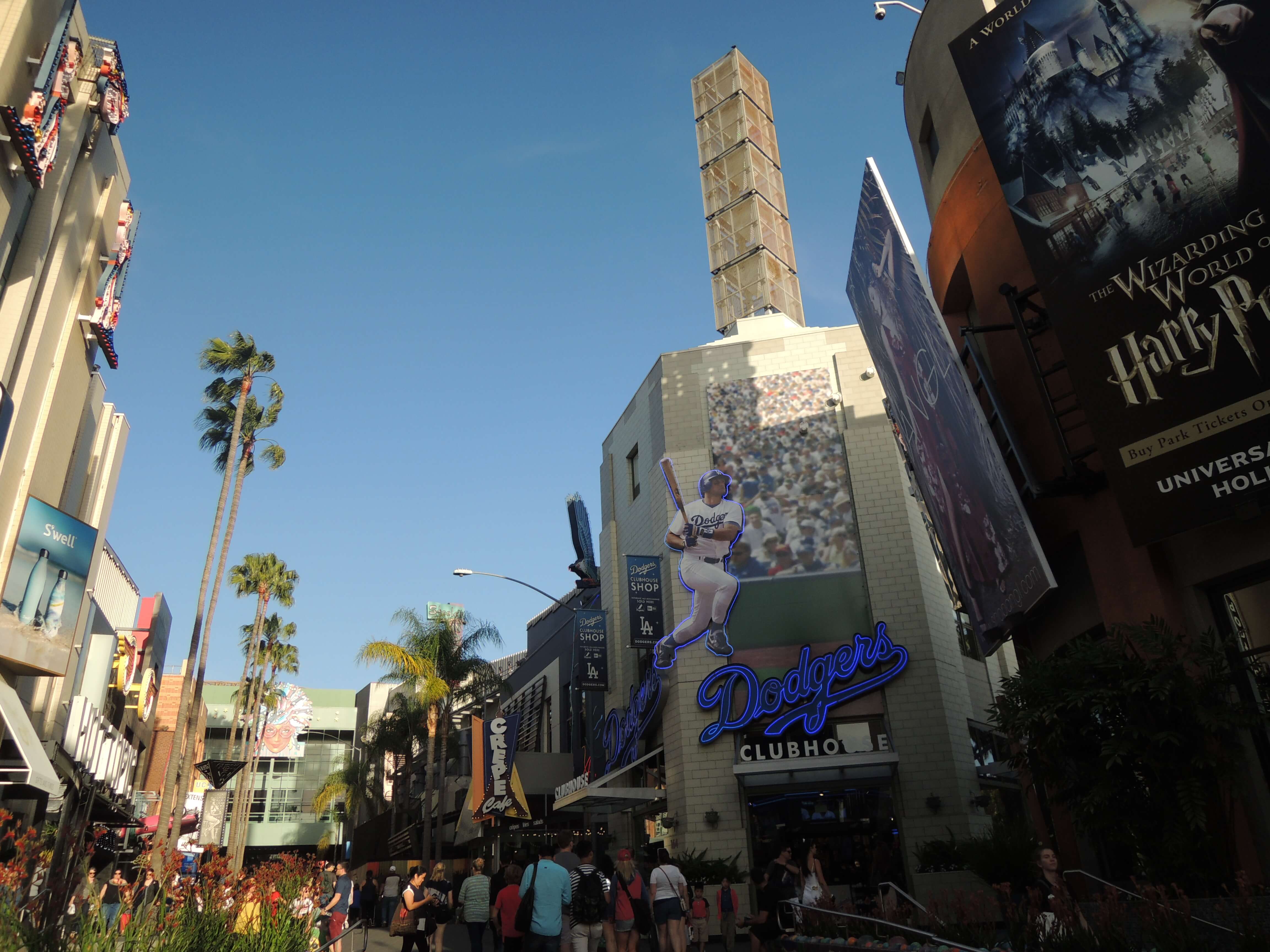 ⭐️ #CityWalk à Universal Studios d'Hollywood ! Sur Goodie Mood, le blog Feel Good d'une française expatriée à Los Angeles. #universalstudios #hollywood #californie #expat #LosAngeles #Attraction #Parc 