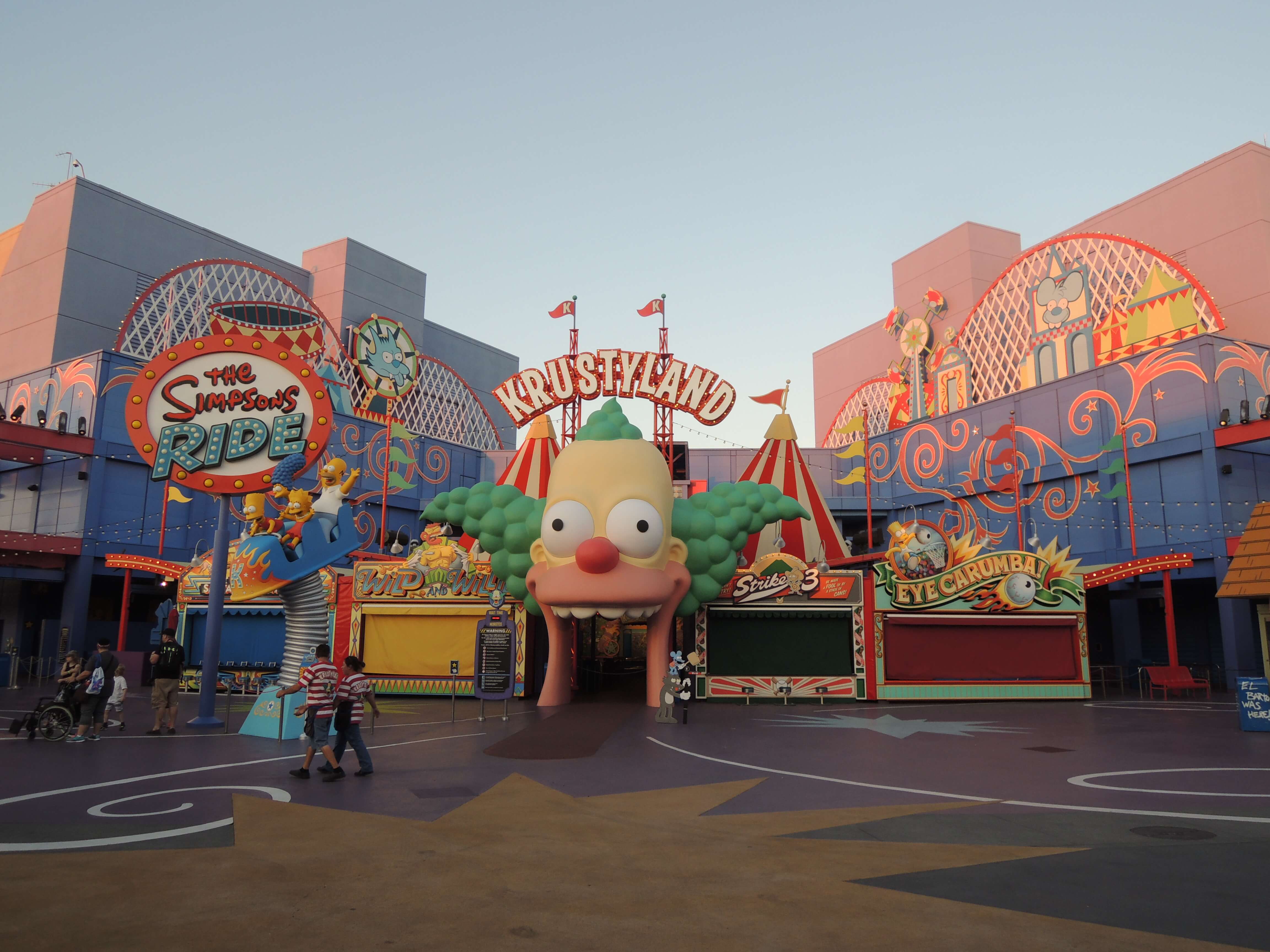 🌴#Simpsons à Universal Studios d'Hollywood ! Sur Goodie Mood, le blog Feel Good d'une française expatriée à Los Angeles. #universalstudios #hollywood #californie #expat #LosAngeles #Attraction #Parc #HarryPotter #TheSimpsons