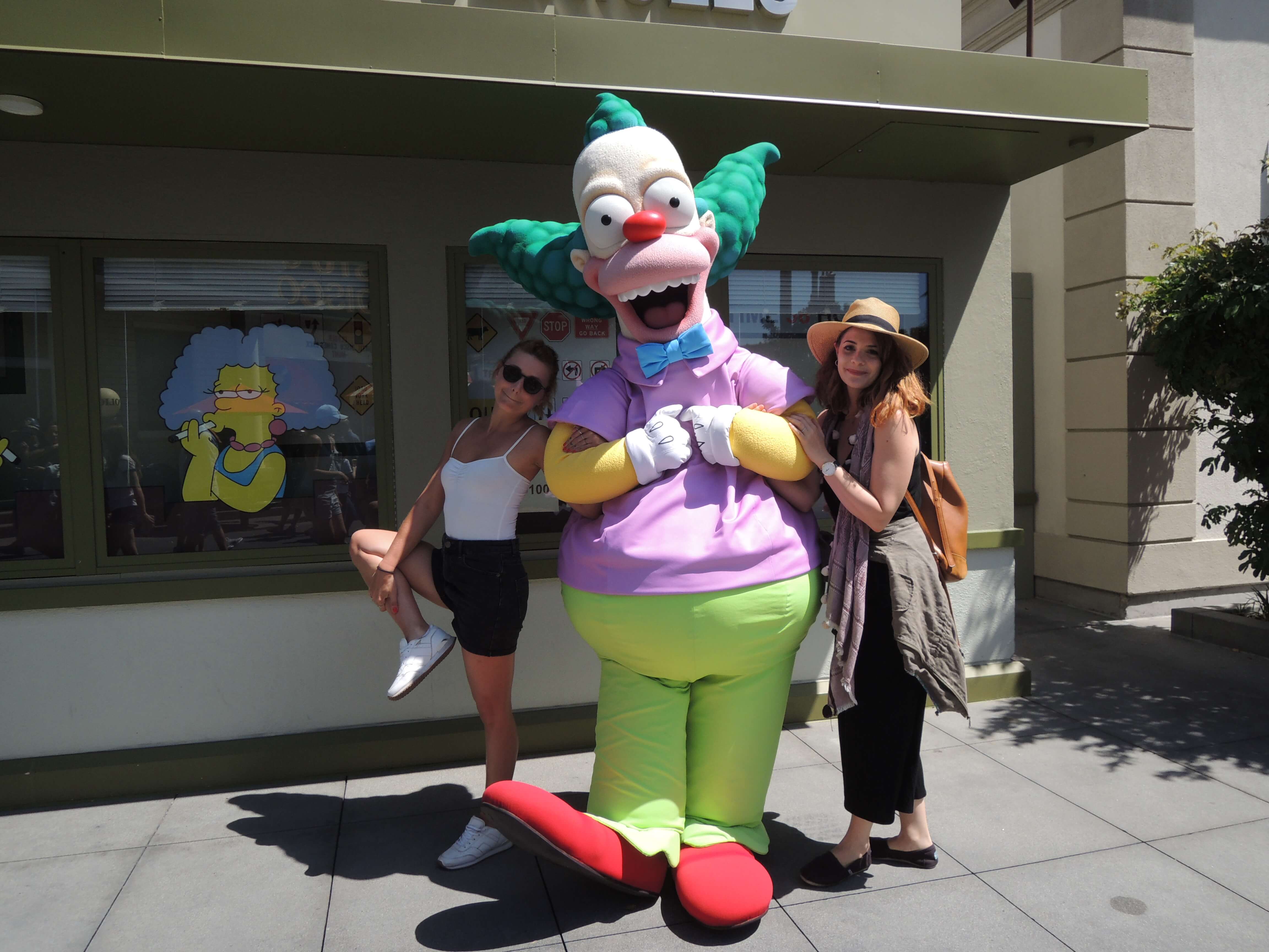 🌴#Simpsons à Universal Studios d'Hollywood ! Sur Goodie Mood, le blog Feel Good d'une française expatriée à Los Angeles. #universalstudios #hollywood #californie #expat #LosAngeles #Attraction #Parc #HarryPotter #TheSimpsons